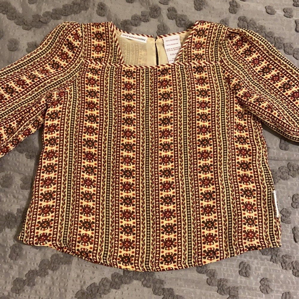 Vintage mary-Kate and Ashley print blouse in excellent condition w/long sleeves